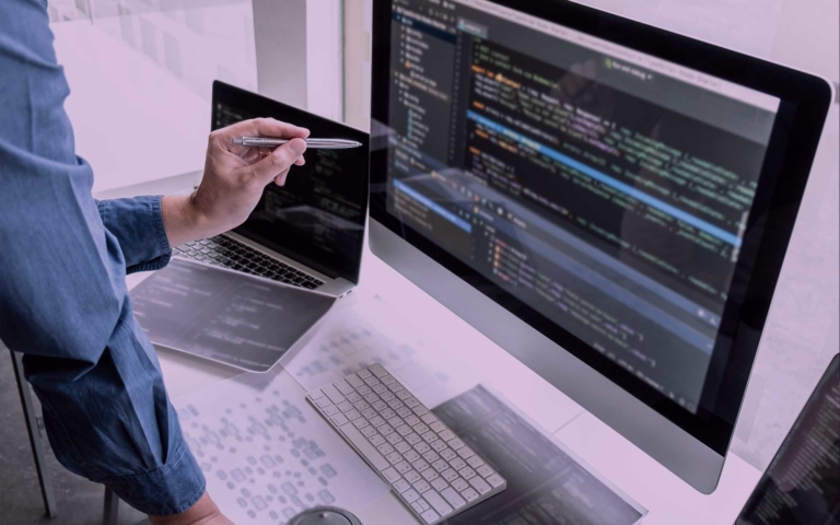 IT-working-looking-at-data-to-provide-support-for-and-IT-department