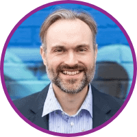 Ian MacRae, President and CEO of E-N Computers Headshot of Ian MacRae