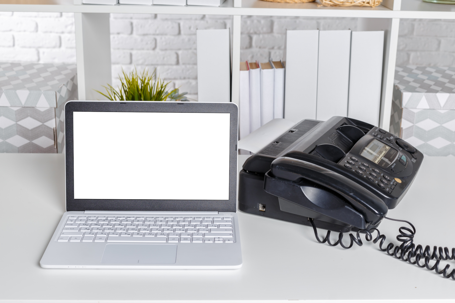 Electronic faxing versus traditional faxing for libraries EN Computers